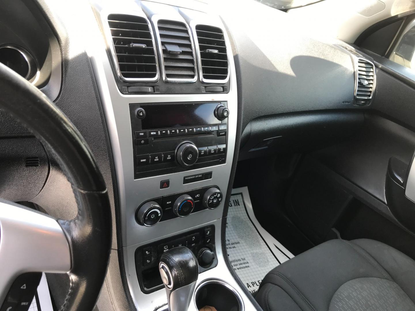 2012 White /Gray GMC Acadia SLE (1GKKVPED0CJ) with an 3.6 V6 engine, Automatic transmission, located at 577 Chester Pike, Prospect Park, PA, 19076, (610) 237-1015, 39.886154, -75.302338 - Photo#15